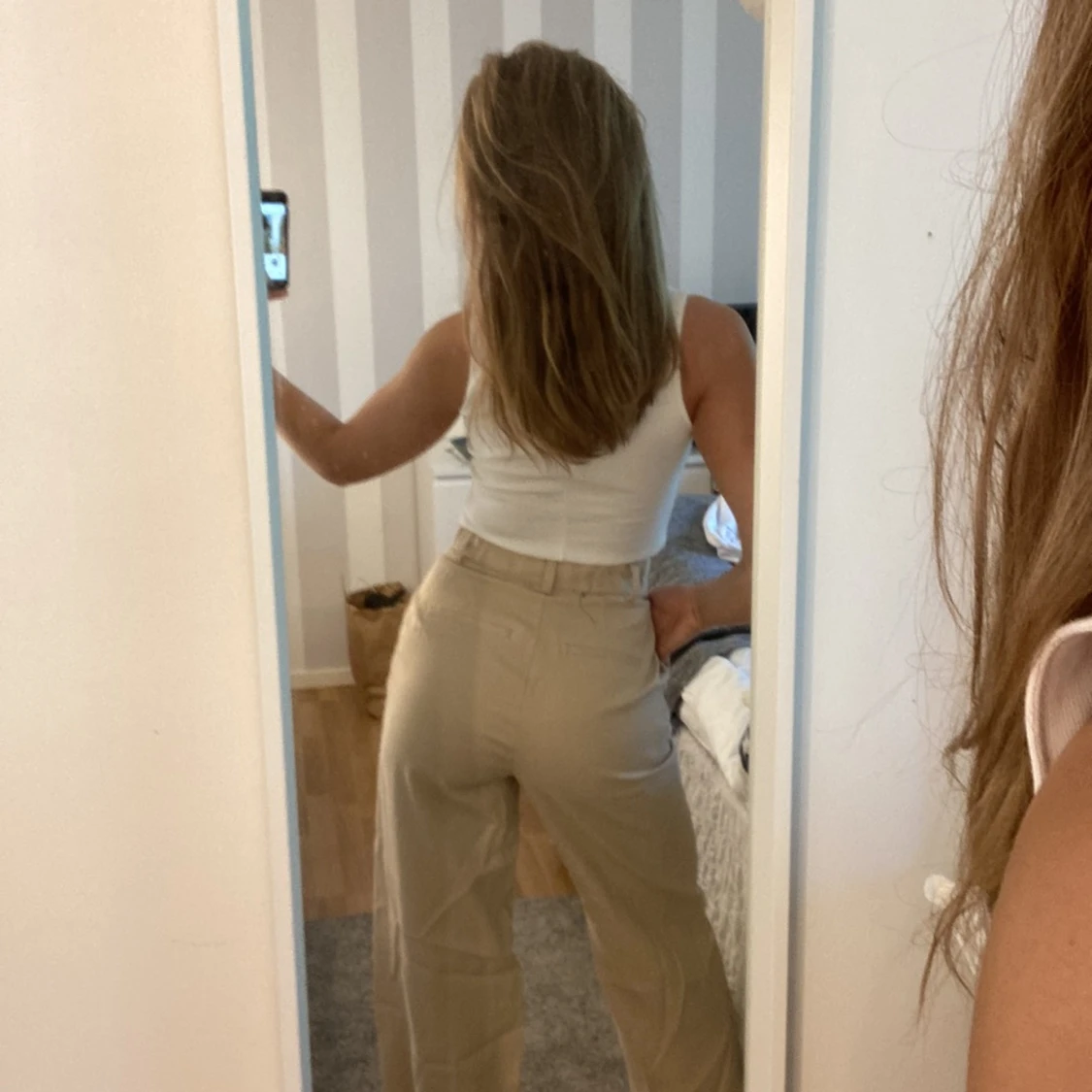 Beigea koatymbyxor - 90