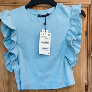 Volang tröja - Köpte denna på zara men kom inte till användning och prislappen är även på💕