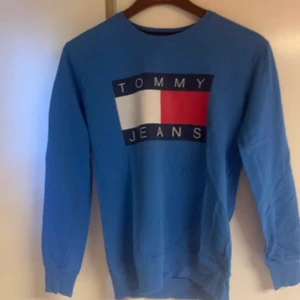 Tommy hilfiger tröja - Något år gammal, annars fräsch