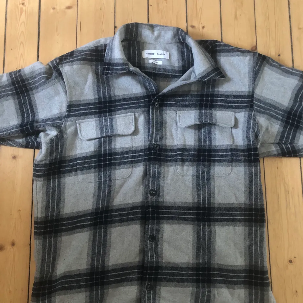 Jätte fin overshirt/jacka som passar de flesta väder.. Takit.
