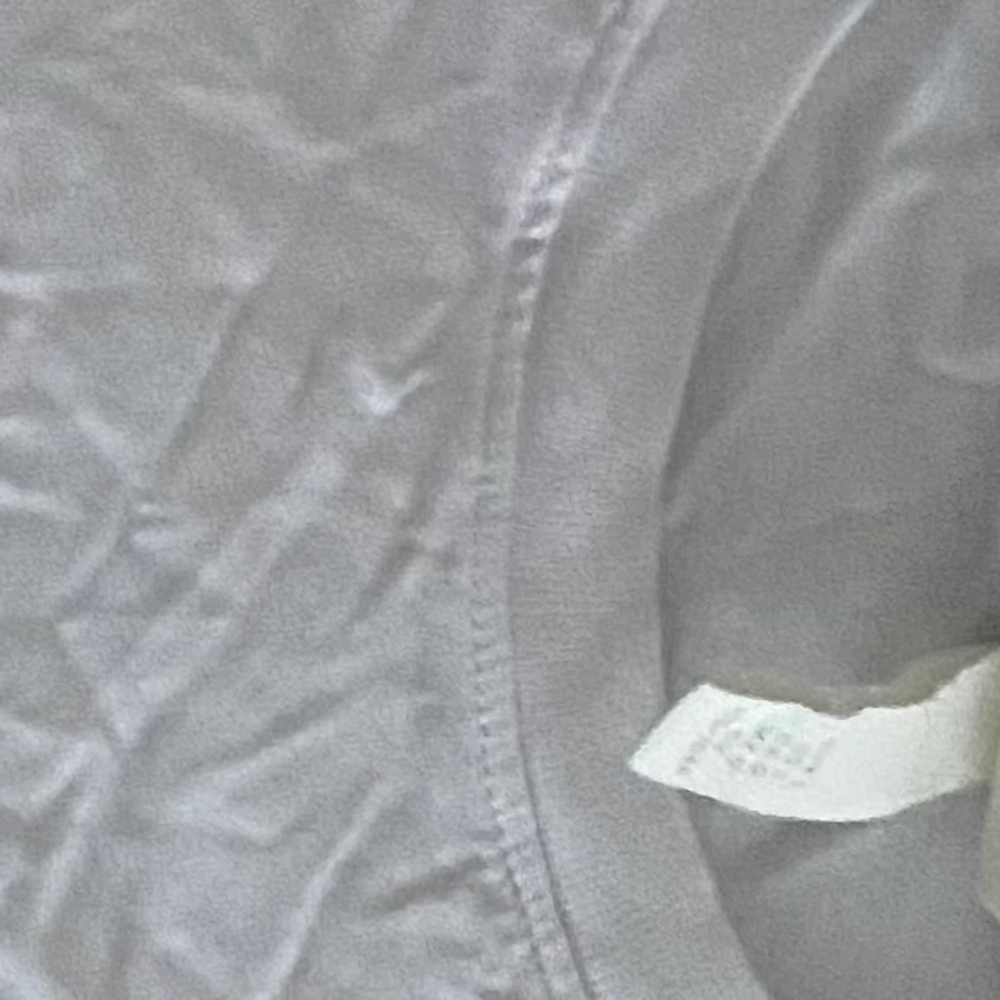 Croppad T-shirt med tryck - 90