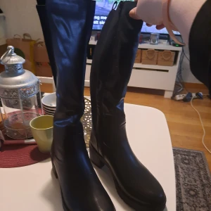 Stövlar - Stövlar fodrade ,nya,passa inte mej riktigt