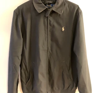 Polo jacka svart S vintage stil - Bra skick, använd få gånger