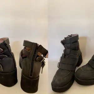 Supercoola och sköna boots från Jeffrey Campbell säljes, sparsamt använda strl 38