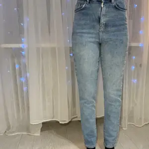 MOM jeans från LIFT&SHAPE  ALDRIG ANVÄNT 