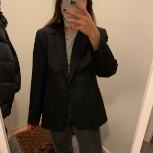 Kavaj/blazer svart 38 - Snygg kavaj, bra basplagg :)   Fraktar ej