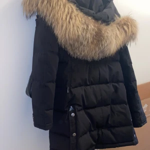 Hollies jacka  - Hollies jacka  Knappt använd  Storlek 42 