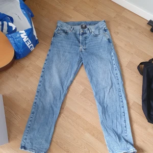 Sweet sktbs byxor loose  - Ett par sweet sktbs byxor.Ungefär 4 månader gamla men är bara använda en gång