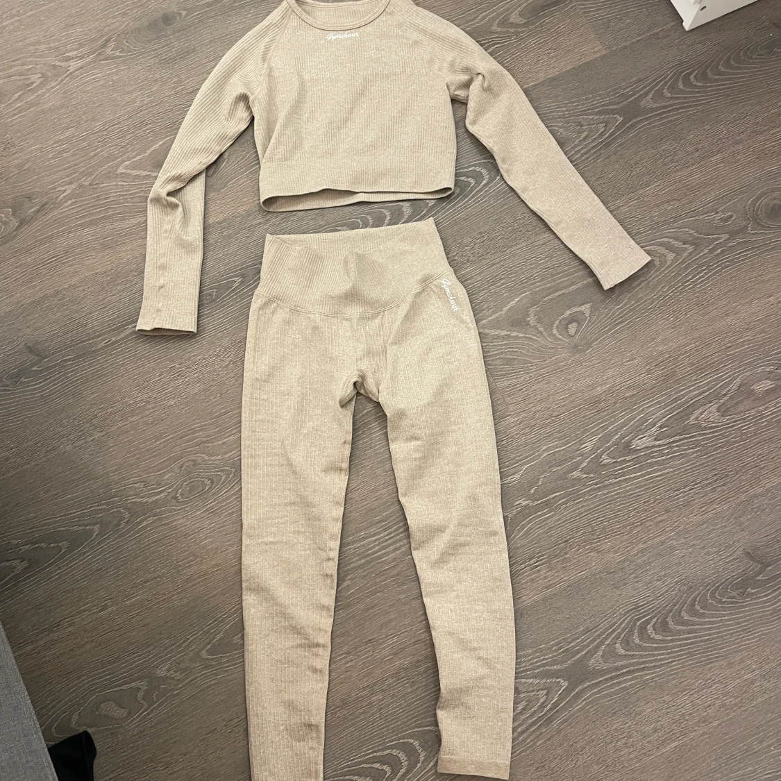 Nytt träningsett från gymshout i stolek s passar xs också! 