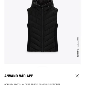 Zara väst  - Använt en sommar arnas jätte fräsch. Säljer pågrund av jag inte använder längre. Köpt för 400kr 