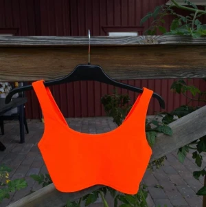 Orange nylonfärgad topp  - Orange nylonfärgad topp  Stl Xs  