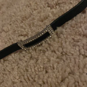 Fint fotband  - Svart med bananätaren skriv så pratar vi vidare om priset