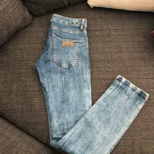 Jeans Kenzo Skick 9/10 Size 31 Pris bud !