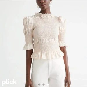 Söker - SÖKER! Denna topp från &otherstories i storlek xs/s 🧡