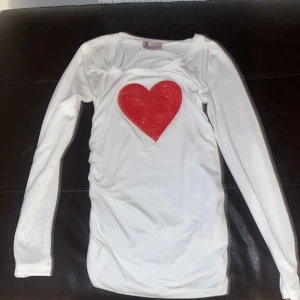 S - Worn 2 times really pretty love it but doesn’t fit anymore 