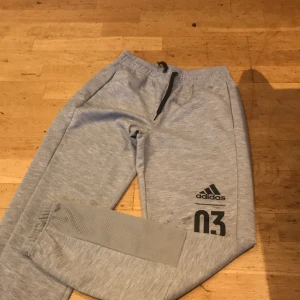 Mjuk byxor - Em mjuk byxor  