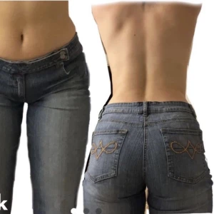 Lågmidjade Jeans - Säljer dessa jätte jätte fina lågmidjade jeans eftersom de är lite förstora för mig.💙
