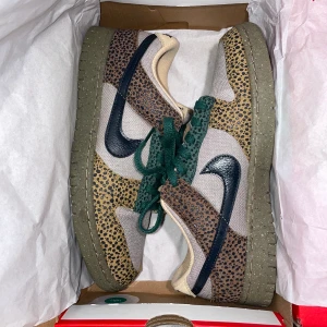Nike dunk low Safari Golden Moss - 8,5-9/10 använda ett par gånger 