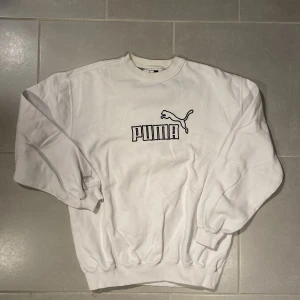 Puma sweatshirt  - Fint skick  Inga skador 