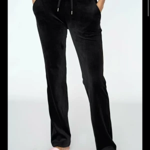 Juciy  - Säljer mina super fina juciy byxor då jag inte använder mina längre. Superfint skick❤️🙌