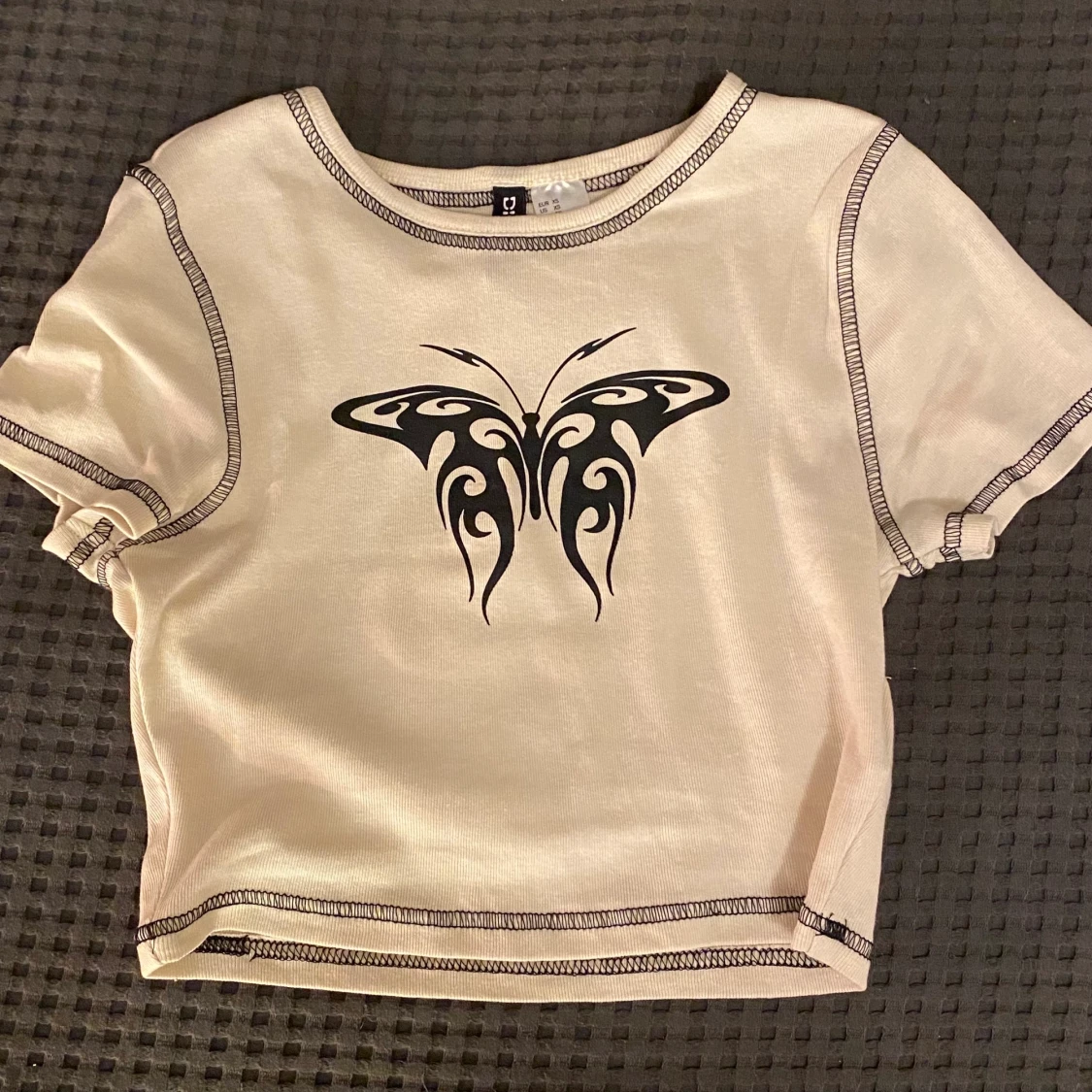 Beige och svart topp  - 91