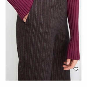 Sökes! Kostymbyxor & other stories - Söker dessa bruna, randiga kostymbyxor i ull, strl 36 (eller 34)