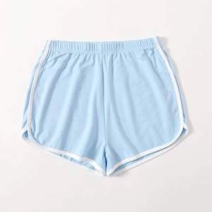 Ett par blåa mjukis shorts från h&m i storlek XS, köptes relativt nyligen men knappt blivit använda. 