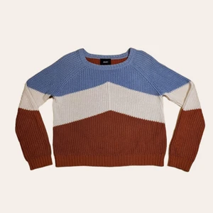 stickad tröja från vero moda 🐳 - stickad tröja från object. / vero moda - storlek s 🐳 Använt ganska många gånger men fortfarande i bra skick !! priset går att diskutera, så kom med egna förslag 😇 om fler skulle varaintresserade så blir det budgivning!