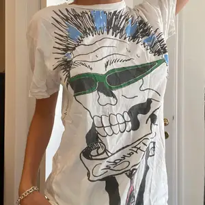 Oversized Ed Hardy t-shirt — storlek L