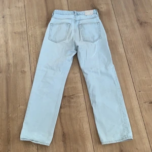 Weekday Jeans - Ett par snygga jeans från weekday, skick 8/10 storlek 25 28, köpta för 600