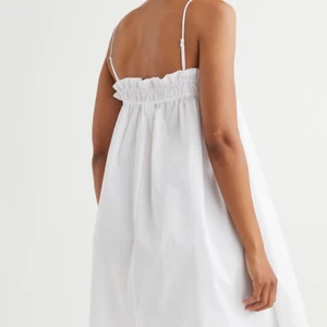 Klänning  - Lånade bilder  Helt ny klänning från hm med prislapp kvar, endast provad