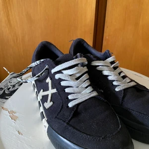 Off White Skor - Säljer pga för små, 7/10 skick