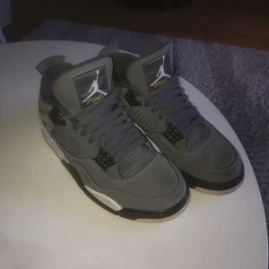 Jordan 4 Cool Grey - Använda med kärlek fåtal gånger!  Storlek 41  ||  Kvitto+box finns  PM för fler bilder osvosv..
