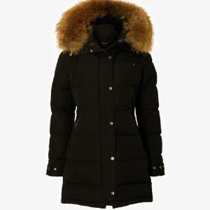 Hollies jacka - Säljer min hollies jacka för jag köpt en ny! Jätte bra skick andvänd en halv vinter ungefär. Köpte den för 4 200 så säljer den för 2 100men går jätte bra o buda!! 