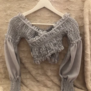 Topp - Off shoulder topp