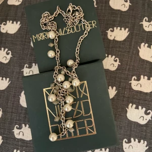 Halsband - Säljer dessa tre halsband som är så coola🔥 Kan skicka fler bilder, fick dessvärre inte plats i annonsen🫶🏼 100 kr styck🙌