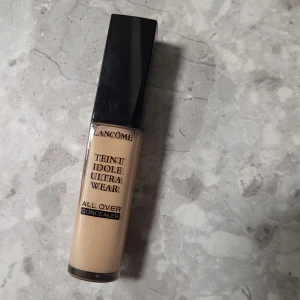 lancôme concealer teint idole ultra wear - lancôme concealer teint idole ultra wear. Endast använd 1 gång.