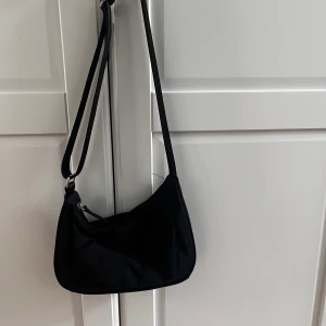 Väska - Väska från weekday. Knappt använd