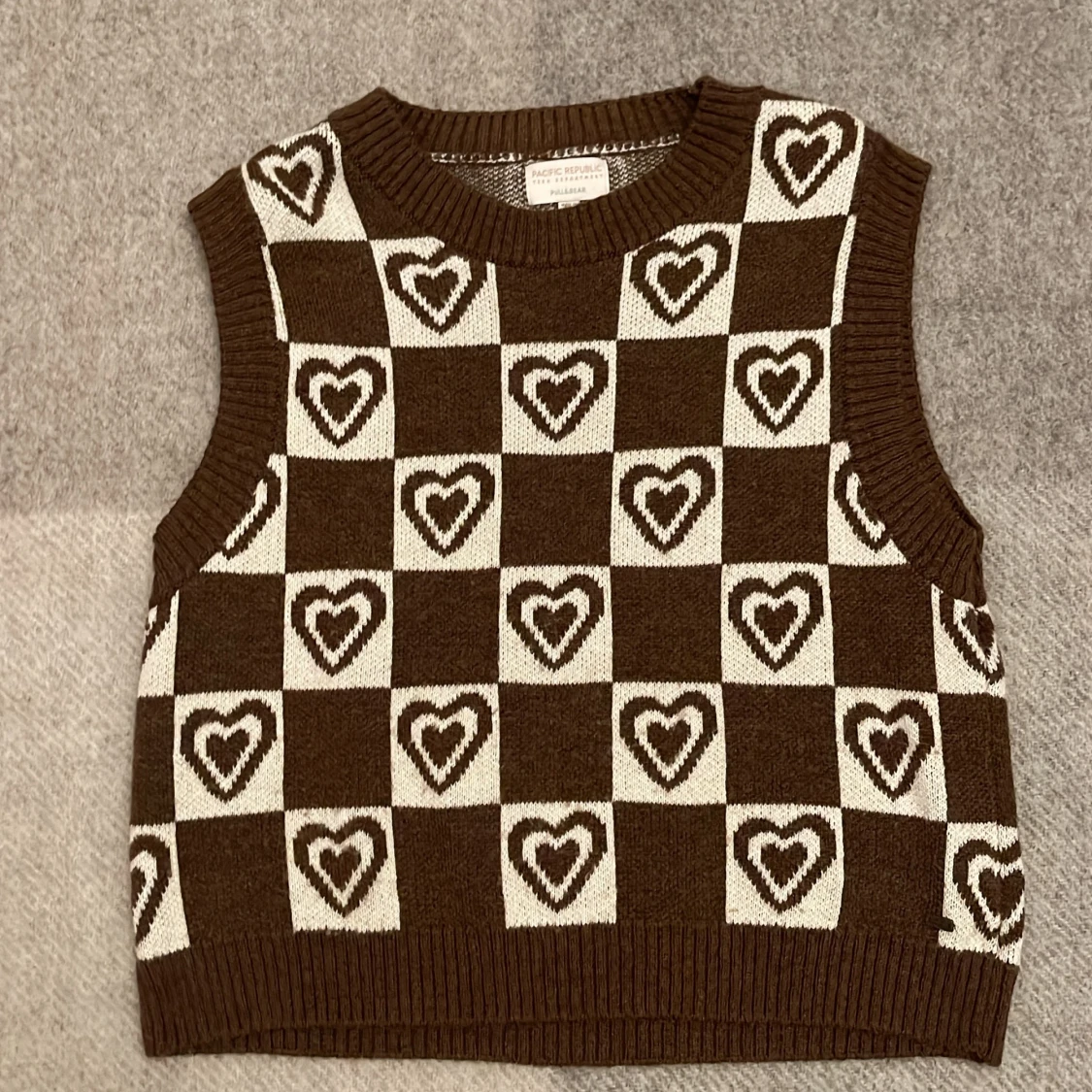 Brown Heart pattern sweater vest - 91