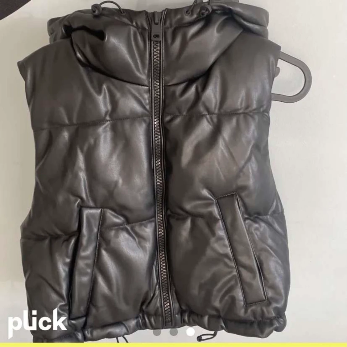 Väst från pull and bear  - 91