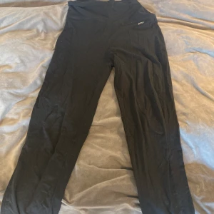 Svarta mjukisbyxor - Svarta mjukisbyxor, använda