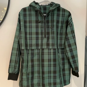 Vindjacka Zara - Cool höstjacka från zara!!