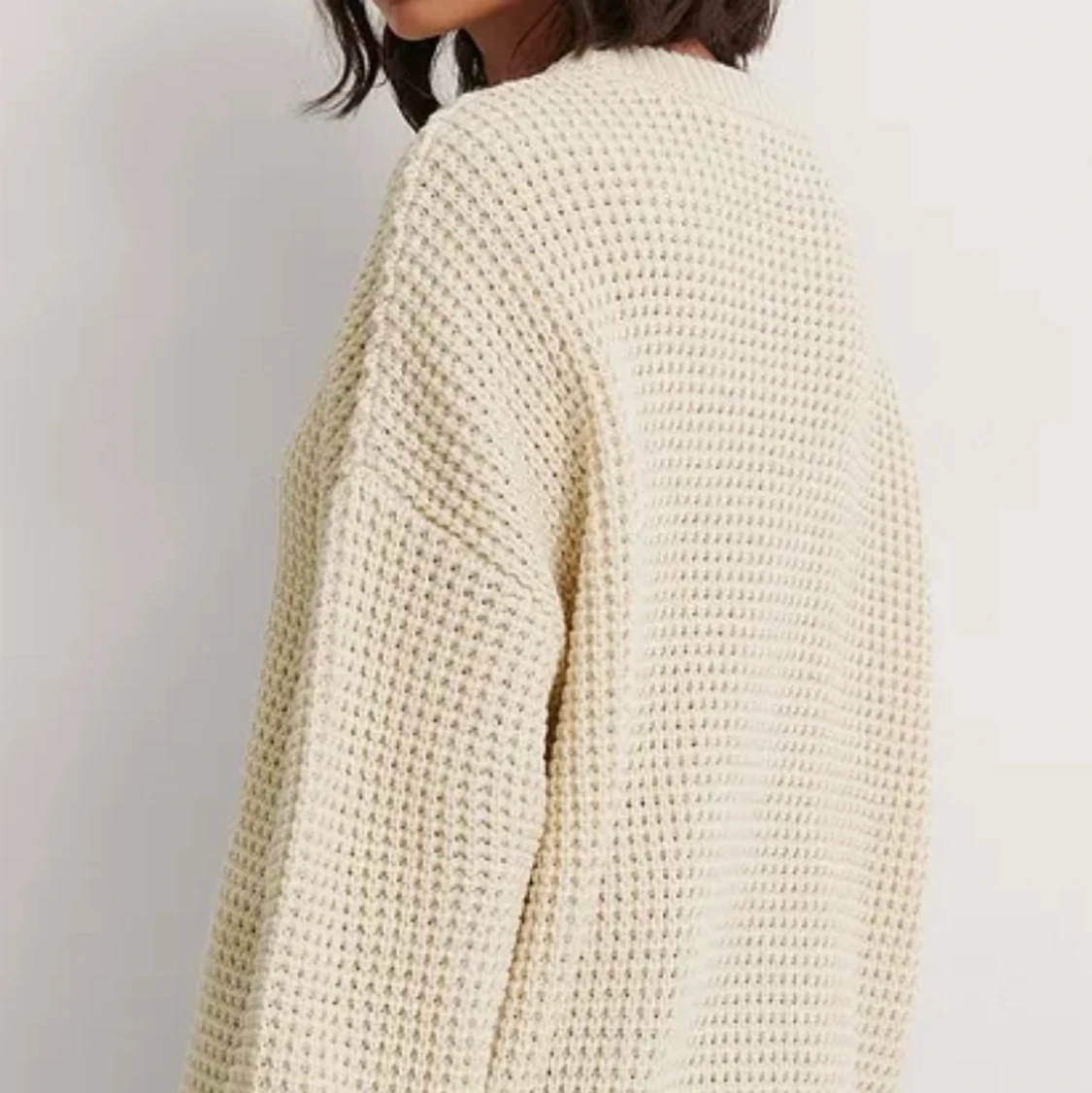 Stickad tröja i offwhite - 91