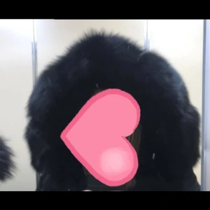 Fiona parka - Säljer min jacka som jag inte använder längre  Storlek M, det är äkta päls jacka