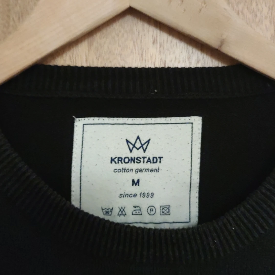 svart sweatshirt M - 90