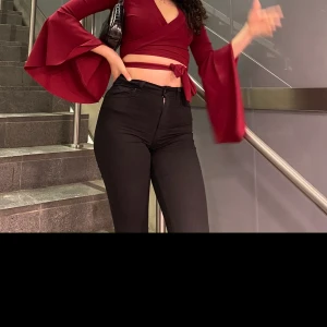 Topp från bohoo - Säljer denna fina toppen då det ej är min stil längre, använd fåtal gånger, skriv för intresse.