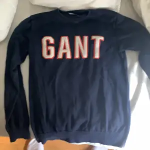 Säljer nu min Gant tröja pga att jag inte använder den! Den är använd kanske 3 gånger och är i skick 9/10. Pris kan diskuteras!