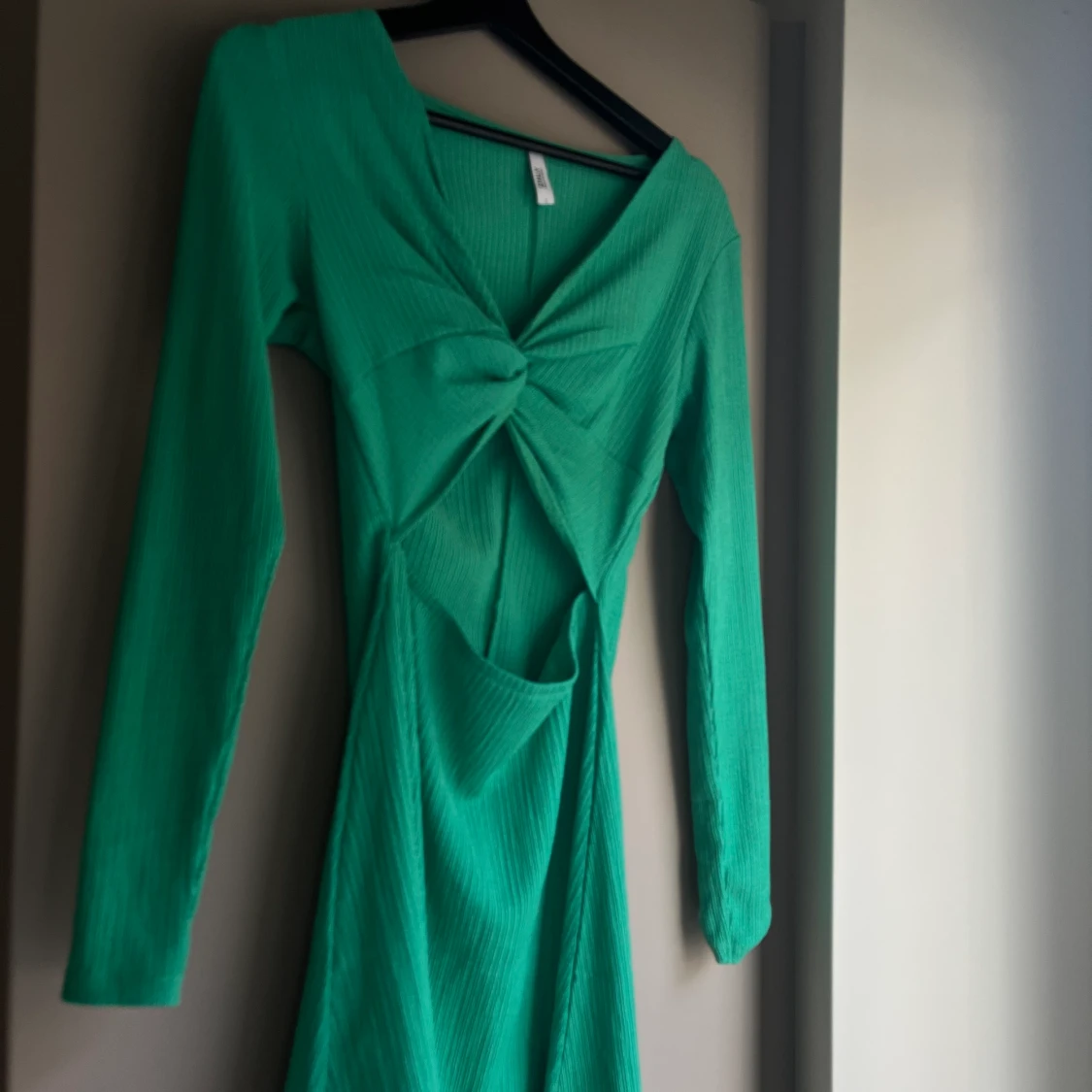 grön klänning ONLY - 90