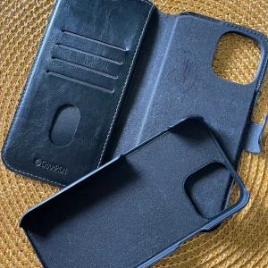 skal 12 pro max  - Iphone pro max 12 skal fint skick dock något penna ritat på själv plånboken se bild. 