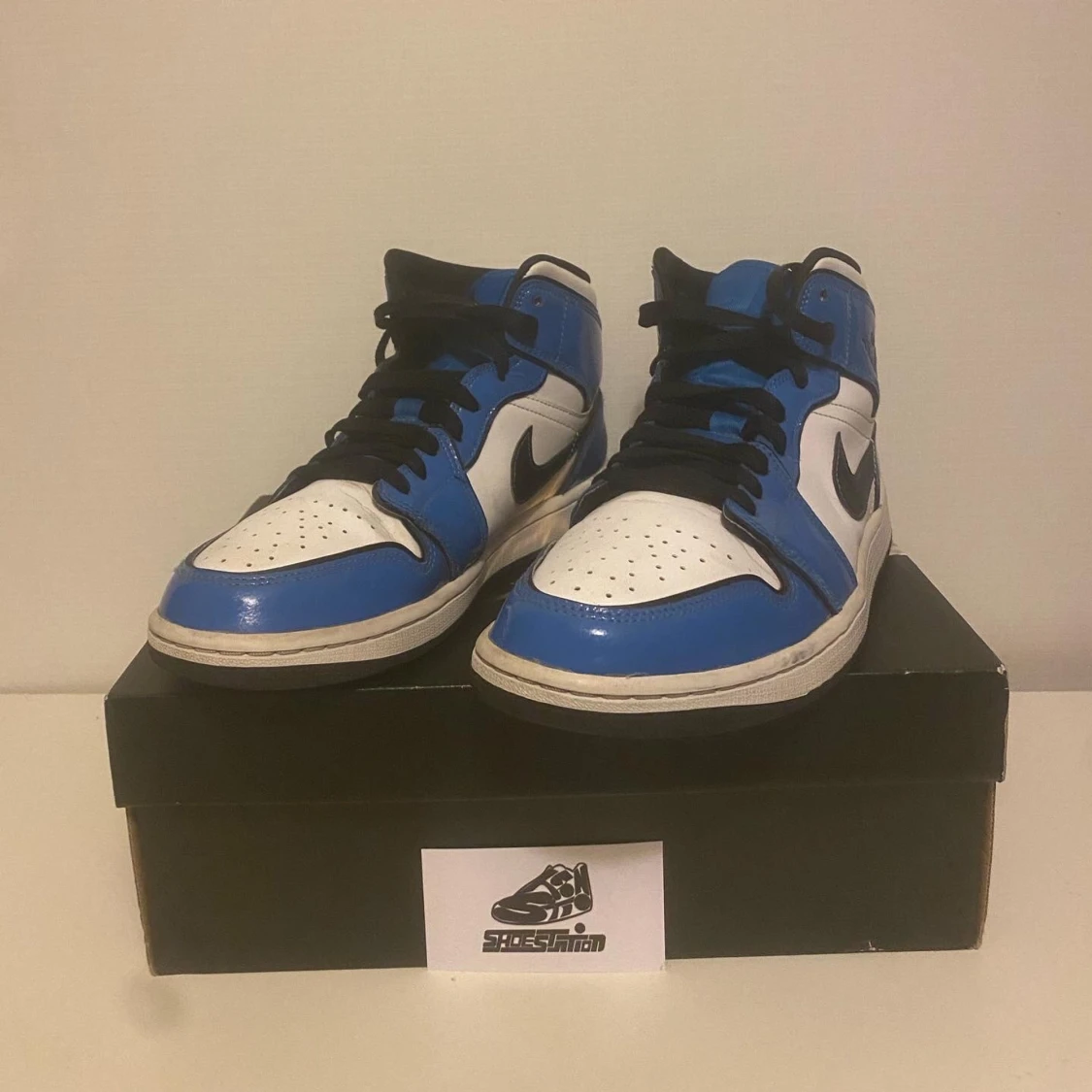 Jordan 1 Mid SE Signal Blue  - 90